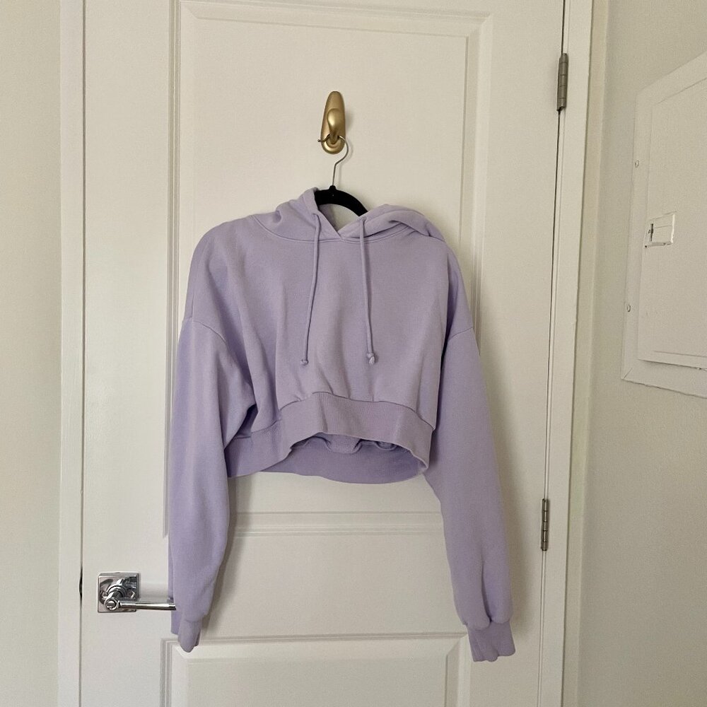 Aritzia TNA Cropped hoodie - light purple lilac lavender color